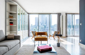 Bright 1bedroom apartment centrally located with most beautiful views from Seine at 10 minutes walking from Beaugrenelle shopping mall and Eiffel tower, Paris